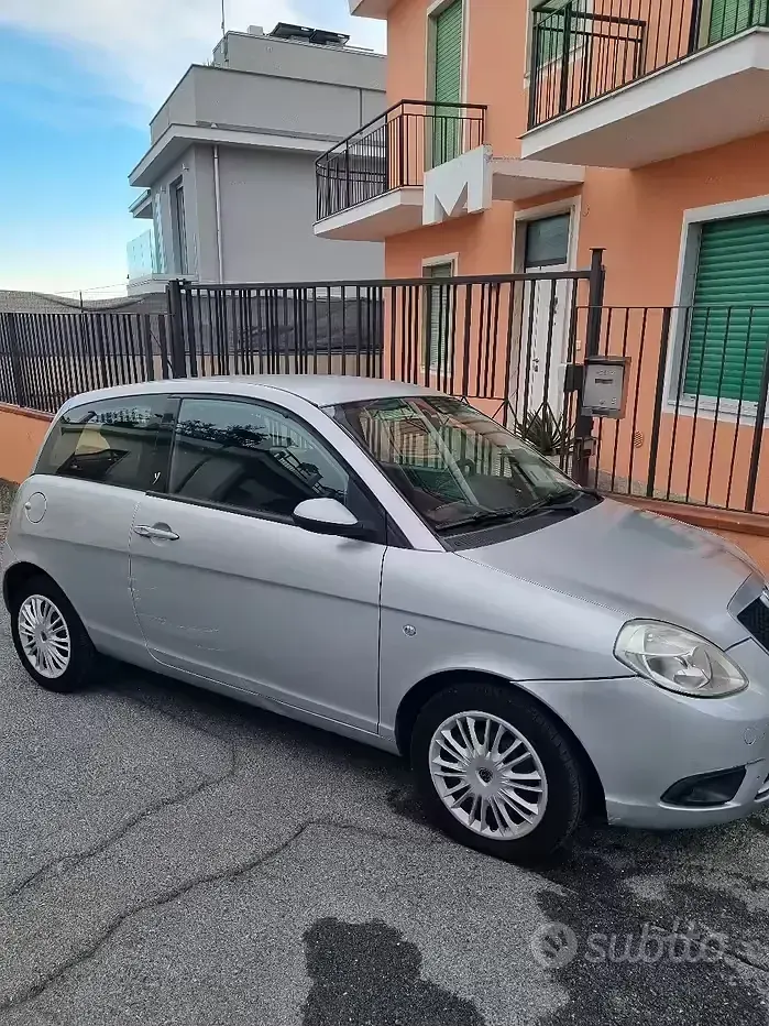 Usata Lancia Ypsilon 60 CV (44 kW) 2009 Utilitaria