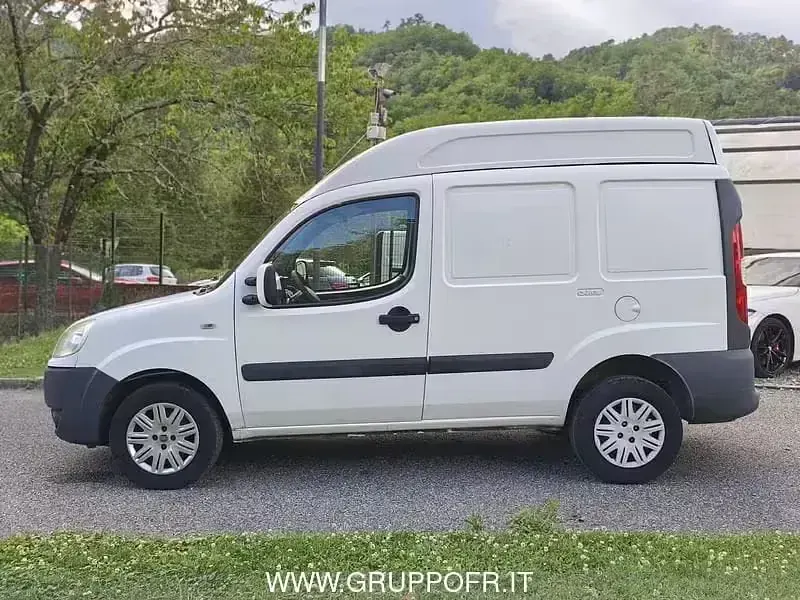 Usata Fiat Doblò 105 CV (77 kW) 2008 Bianco Monovolume