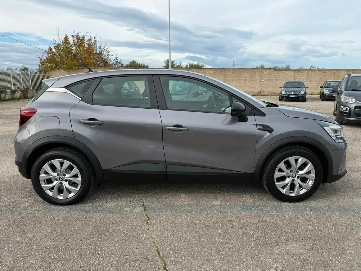 Usata Renault Captur Techno 91 CV (66 kW) 2022 Grigio SUV