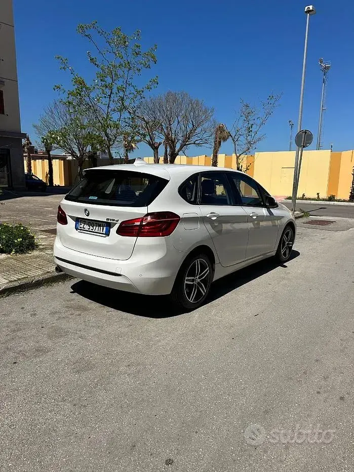 Usata BMW 218 Sport Line 150 CV (110 kW) 2015 Bianco Monovolume