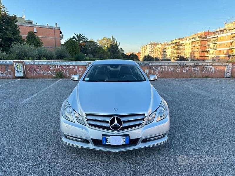 Usata Mercedes E200 Executive 184 CV (135 kW) 2011 Argento Coupé