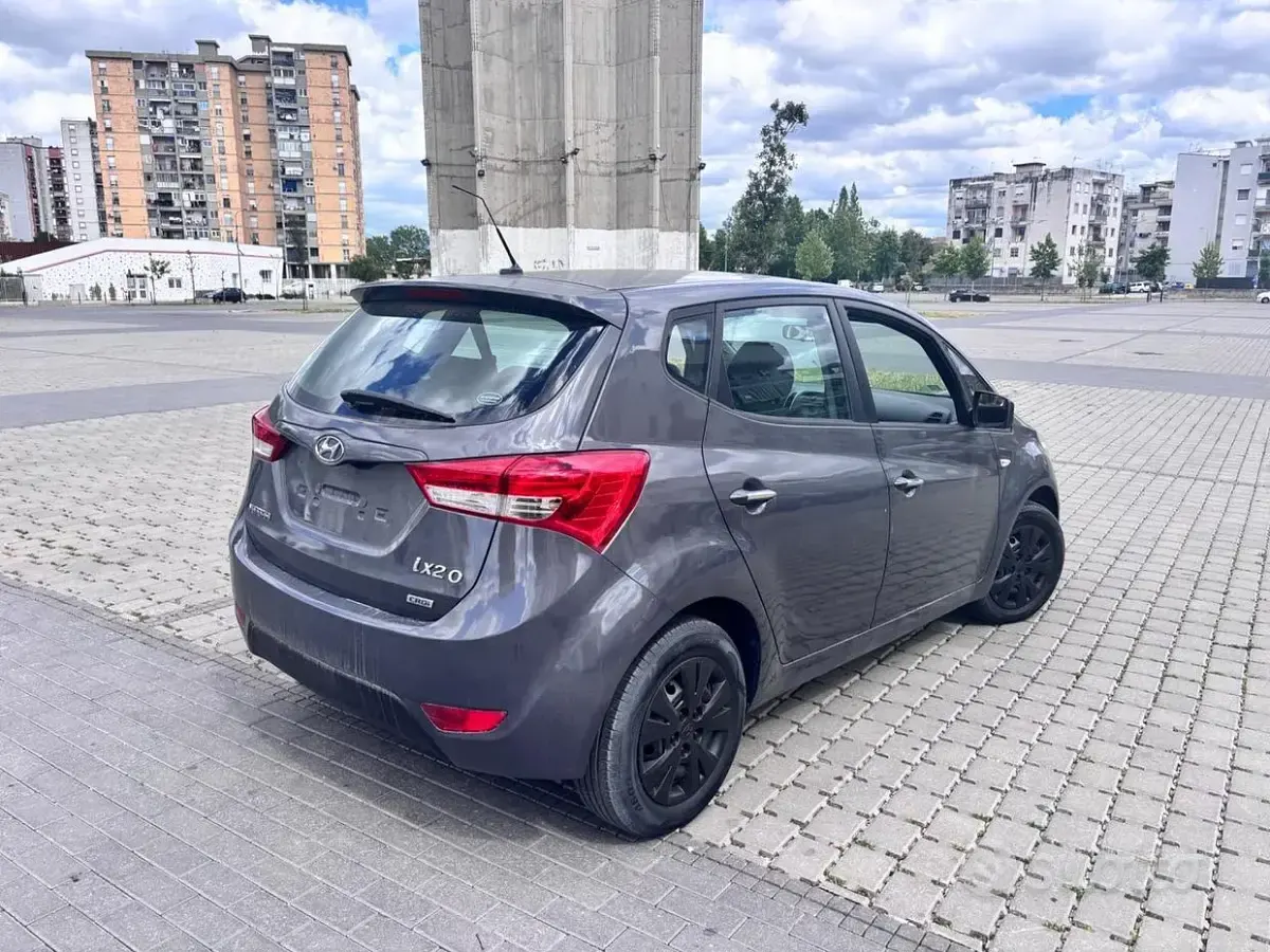 Occasion Hyundai ix20 Classic 77 PK (56 kW) 2011 Grijs Hatchback