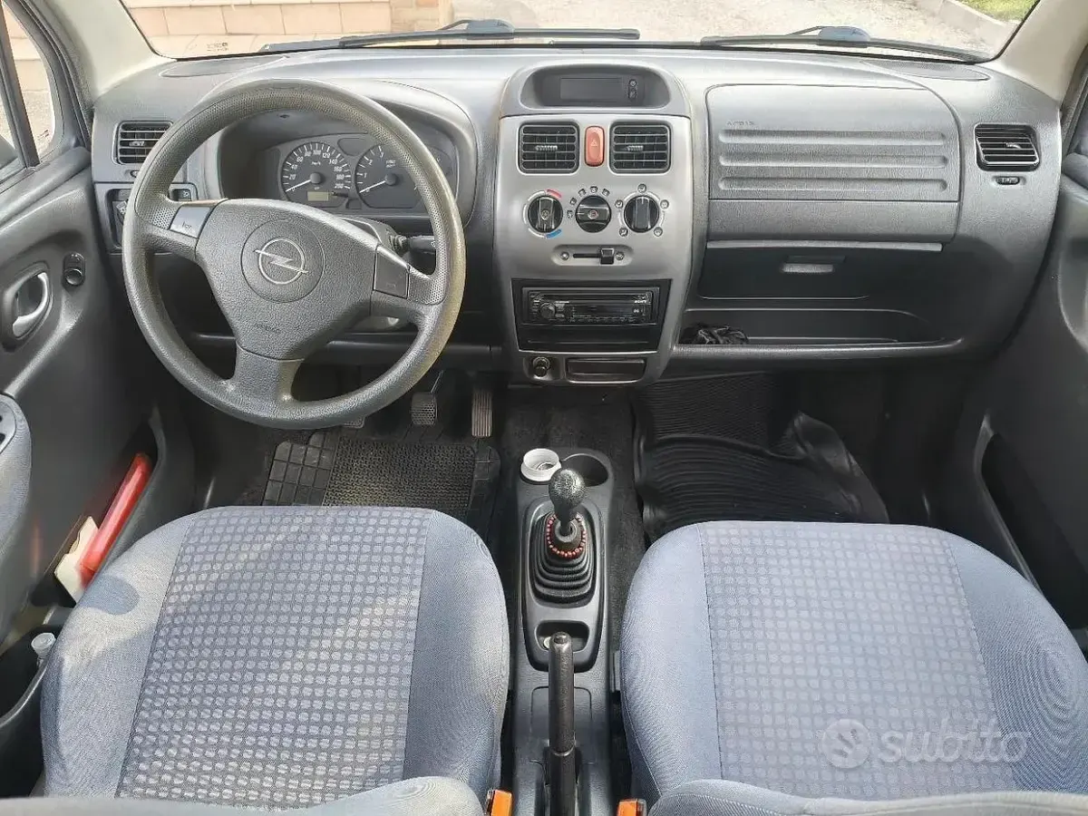 Usata Opel Agila 75 CV (55 kW) 2004 Monovolume