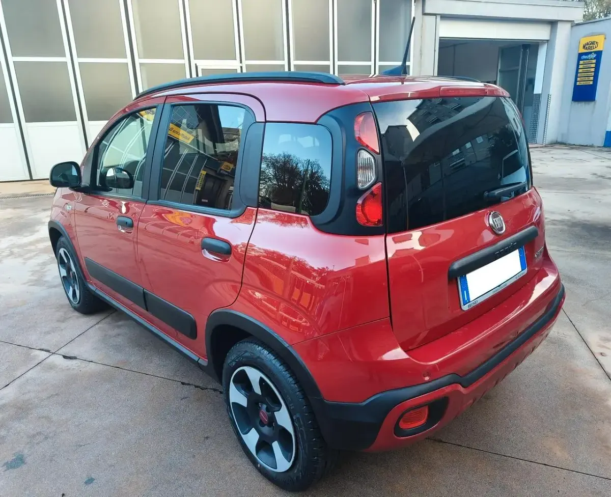 Usata Fiat Panda Cross Cross 70 CV (51 kW) 2024 Rosso Utilitaria