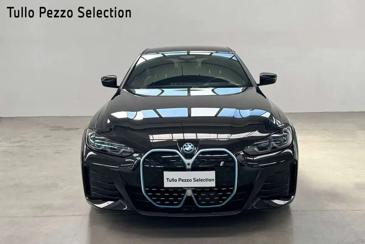 Usata BMW i4 M Sport 105 kW (143 CV) 2022 Saphirschwarz metallizzato Berlina