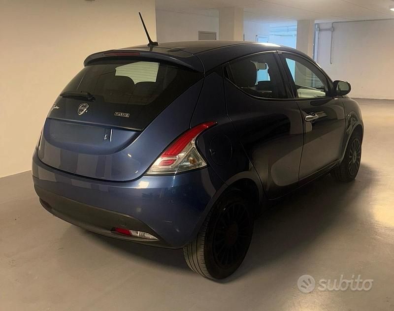 Usata Lancia Ypsilon S 69 CV (50 kW) 2022 Blu Utilitaria