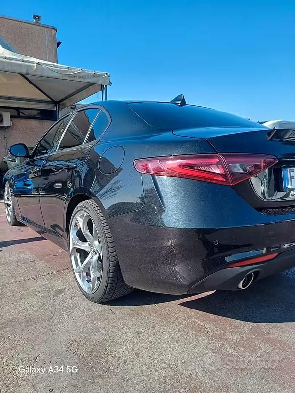 Usata Alfa Romeo Giulia 150 CV (110 kW) 2018 Nero Berlina