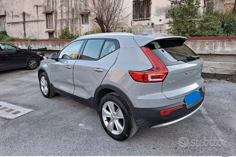 Usata Volvo XC40 Core 129 CV (94 kW) 2024 Grigio SUV