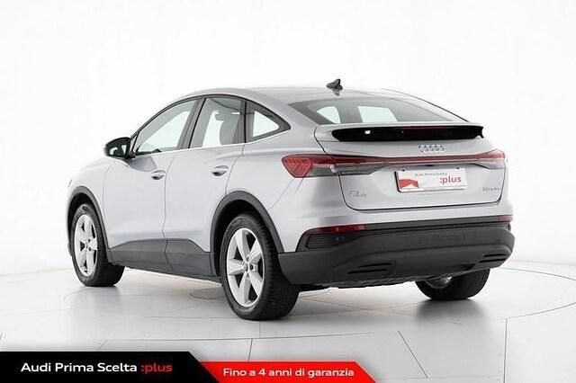 Usata Audi Q4 e-tron Comfort 125 kW (170 CV) 2022 Argento floret metallizzato SUV