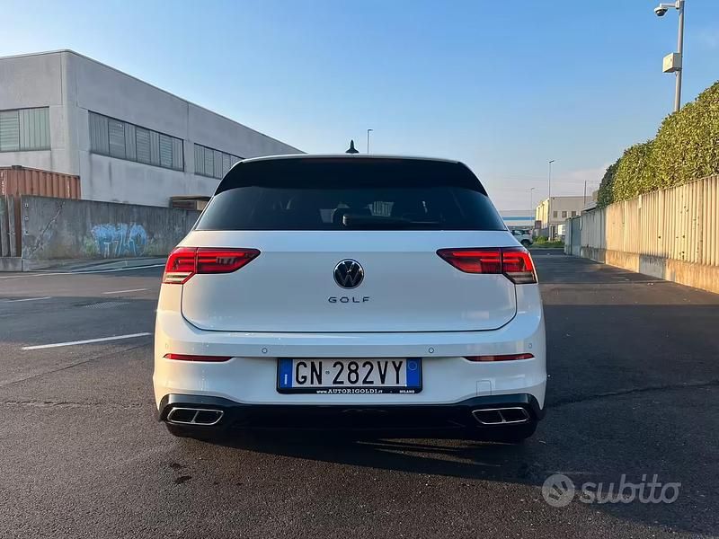 Usata VW Golf VIII R-line 150 CV (110 kW) 2023 Bianco Berlina