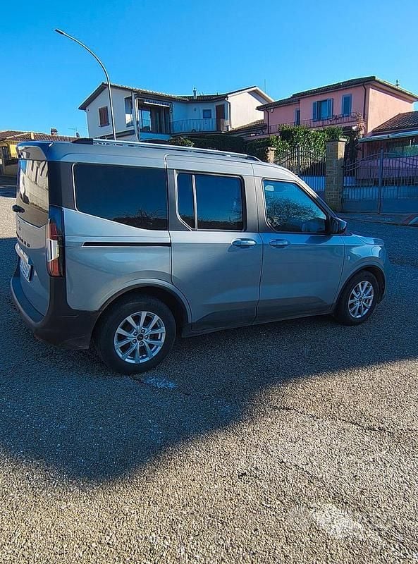 Usata Ford Tourneo 2024 Grigio Monovolume