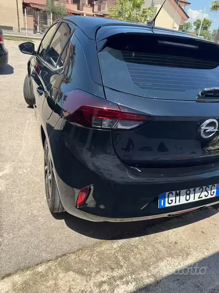 Usata Opel Corsa Elegance 101 CV (74 kW) 2023 Nero Utilitaria