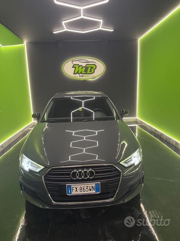 Usata Audi A3 Admired 116 CV (85 kW) 2019 Grigio Berlina