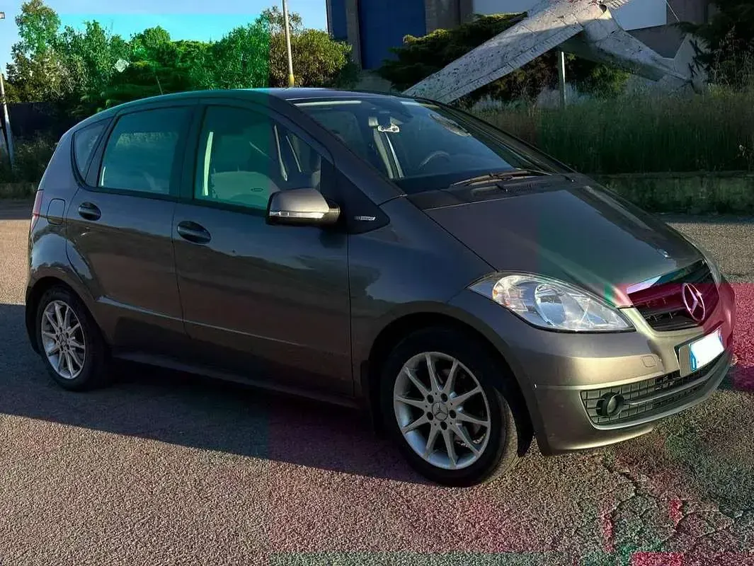 Usata Mercedes A160 Executive 95 CV (69 kW) 2010 Grigio Monovolume