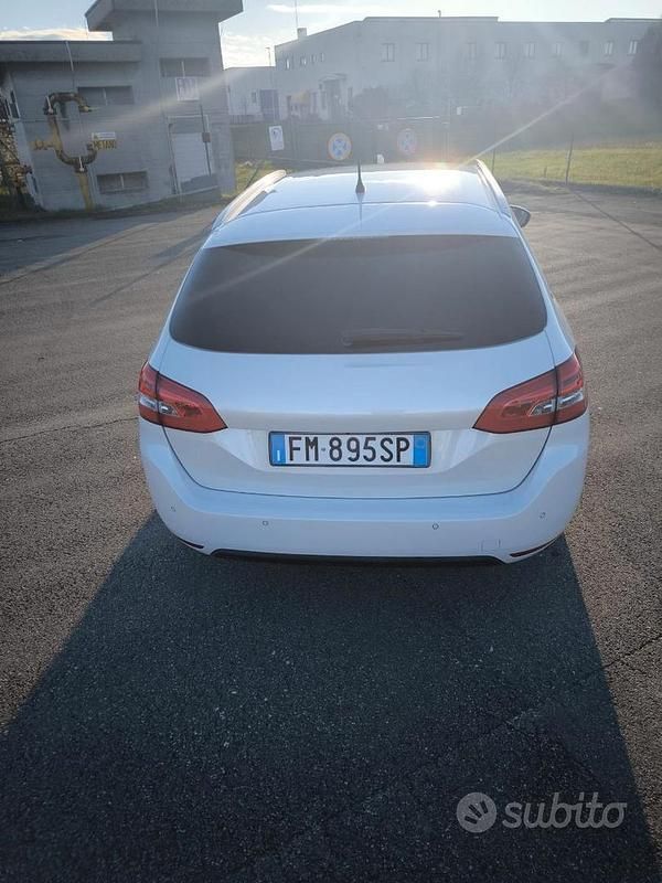 Usata Peugeot 308 Allure 130 CV (95 kW) 2018 Bianco Station wagon