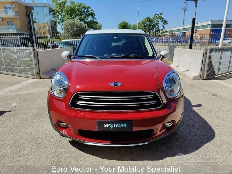 Usata Mini Cooper D Countryman Business 111 CV (81 kW) 2015 Rosso SUV