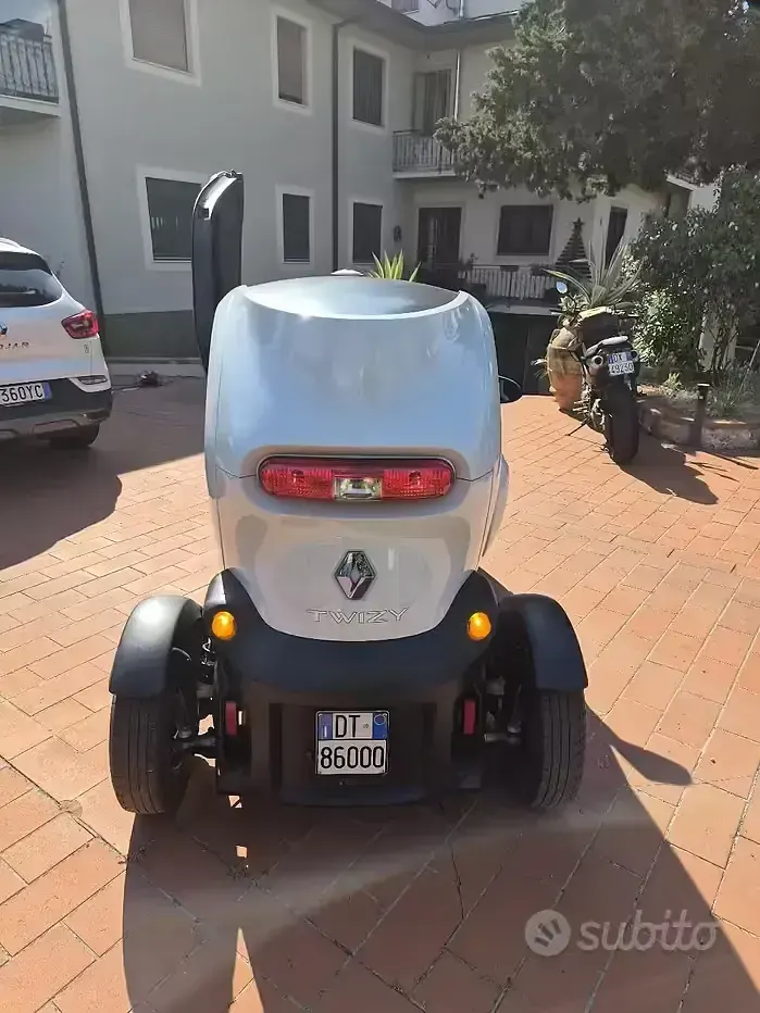 Usata Renault Twizy 12 kW (17 CV) 2012 Bianco Utilitaria