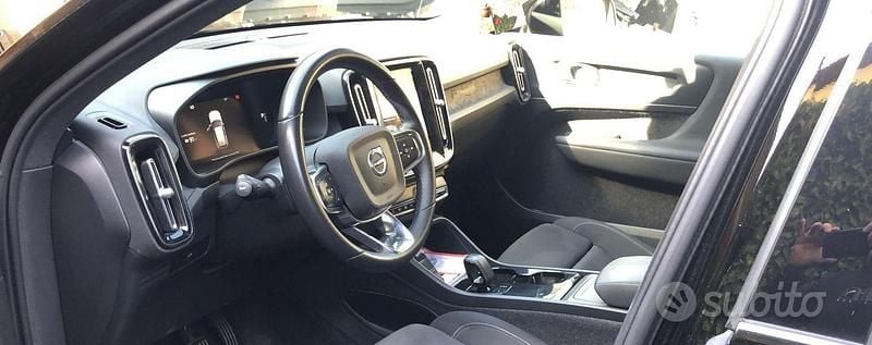 Usata Volvo XC40 Core 154 kW (210 CV) 2023 Nero SUV