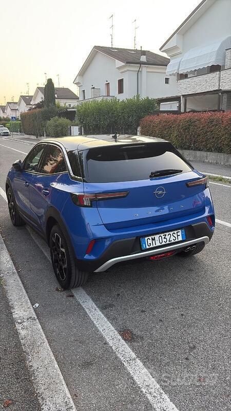 Usata Opel Mokka Ultimate 131 CV (96 kW) 2023 Blu/azzurro SUV