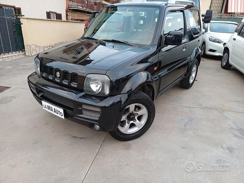 Usata Suzuki Jimny 86 CV (63 kW) 2008 Nero SUV
