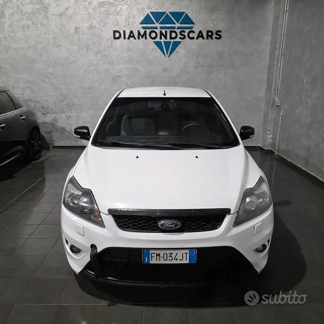 Usado Ford Focus ST 226 HP (166 kW) 2008 Branco Sedan