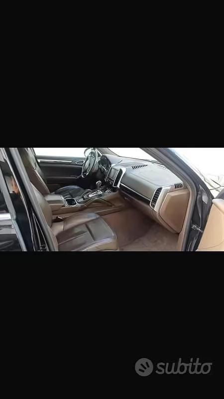 Usata Porsche Cayenne 240 CV (176 kW) 2010 Nero SUV