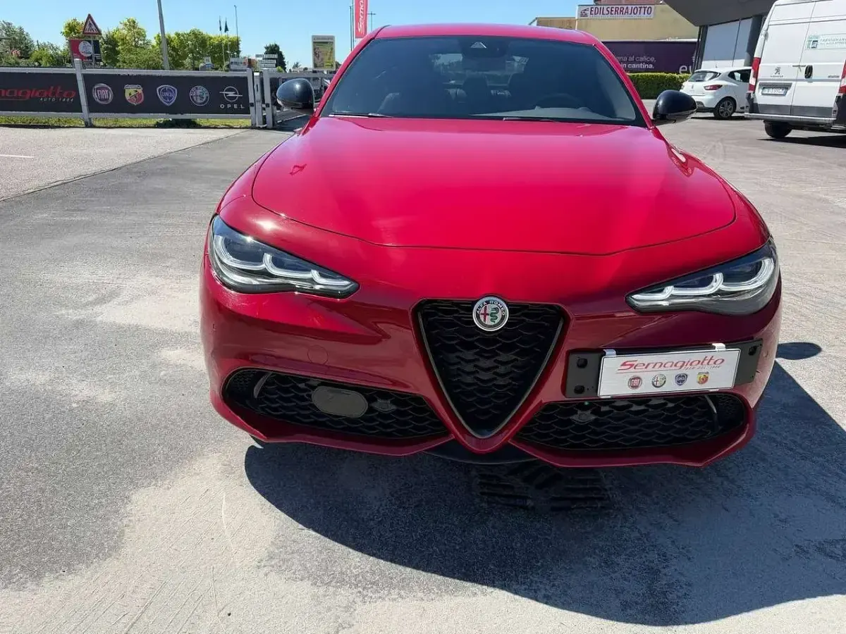 Usata Alfa Romeo Giulia Competizione 280 CV (205 kW) 2023 Rosso alfa Berlina