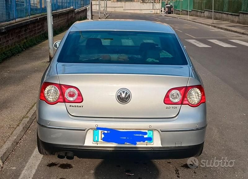 Usata VW Passat Highline 140 CV (102 kW) 2007 Grigio Berlina