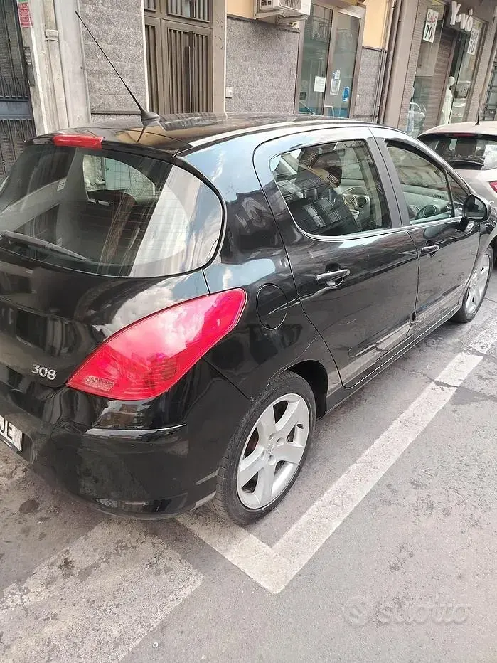 Usata Peugeot 308 109 CV (80 kW) 2007 Nero Utilitaria