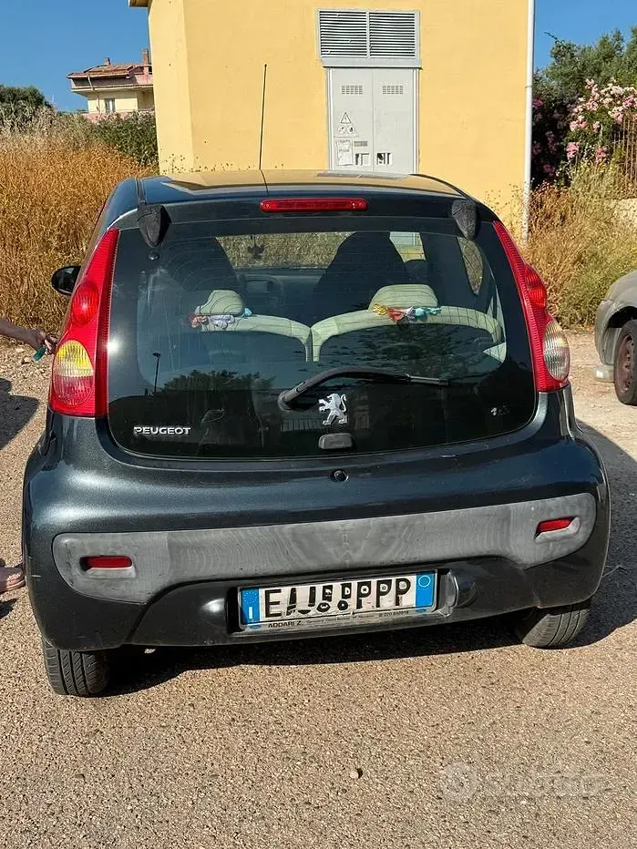 Usata Peugeot 107 68 CV (50 kW) 2007 Grigio Utilitaria