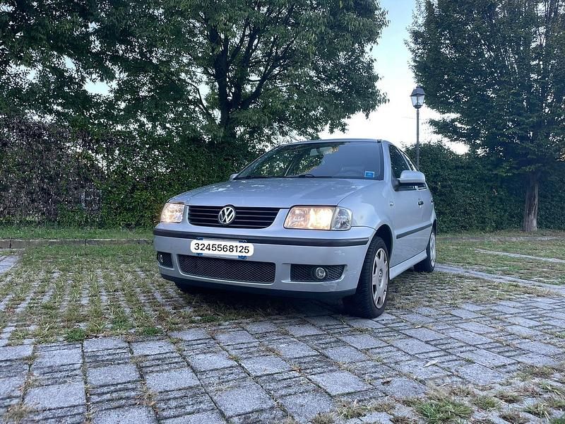 Usata VW Polo Highline 75 CV (55 kW) 2000 Grigio Berlina