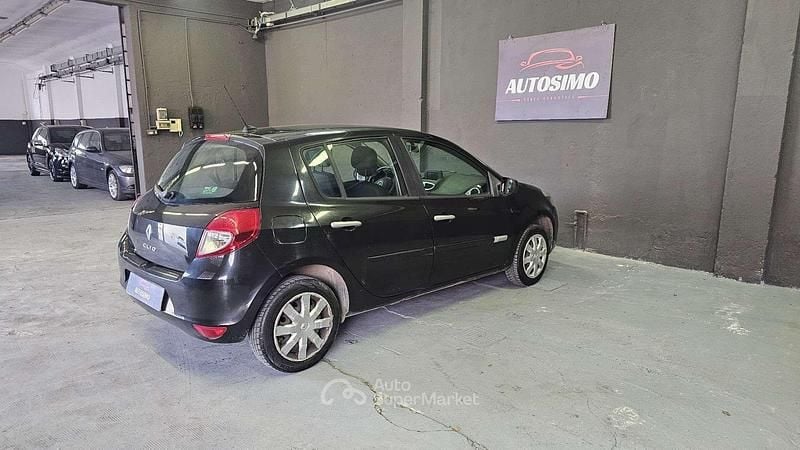 Usata Renault Clio III Dynamique 75 CV (55 kW) 2011 Other Berlina