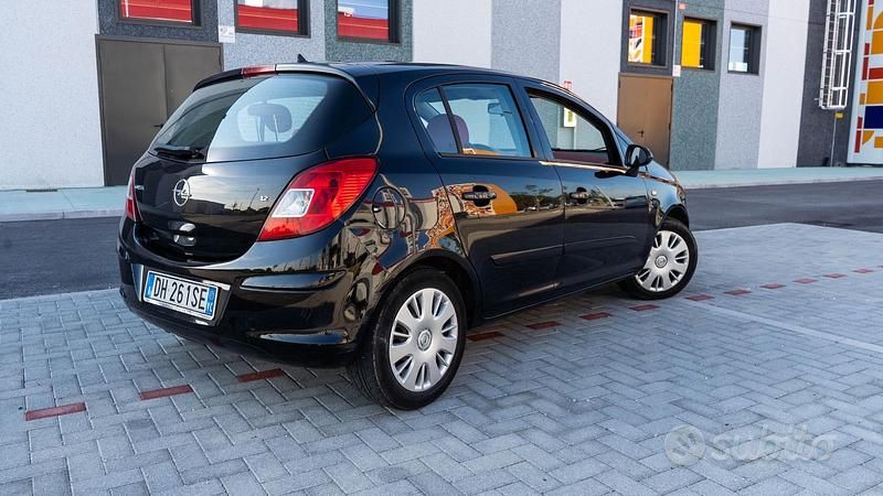 Usata Opel Corsa Enjoy 80 CV (58 kW) 2007 Nero Berlina