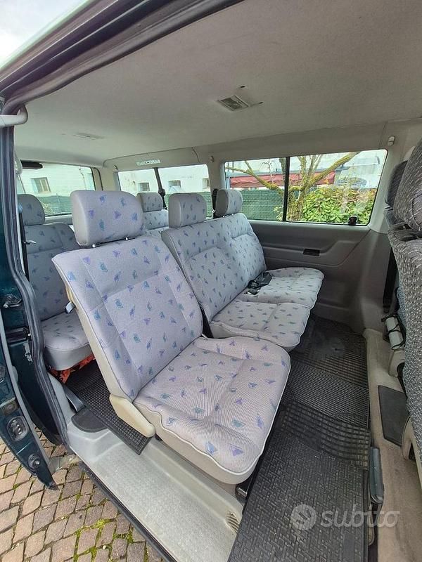 Usata VW Caravelle 1998 Verde Monovolume