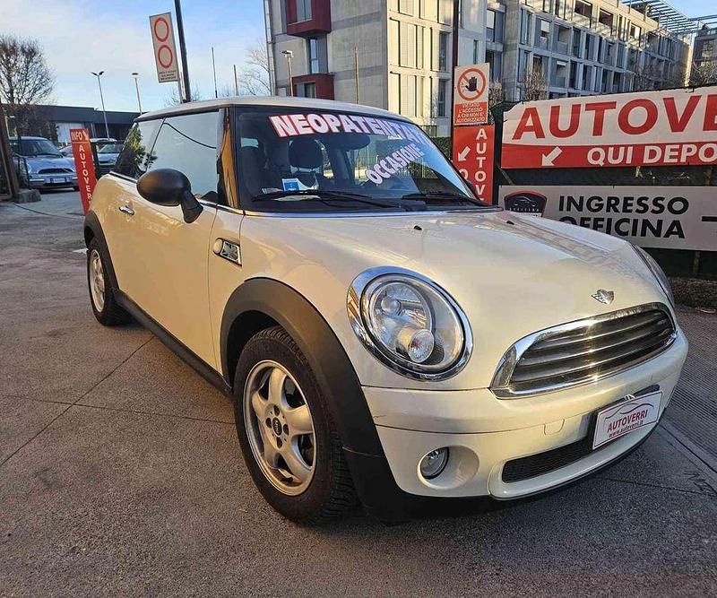 Usata Mini ONE 75 CV (55 kW) 2010 Beige Utilitaria
