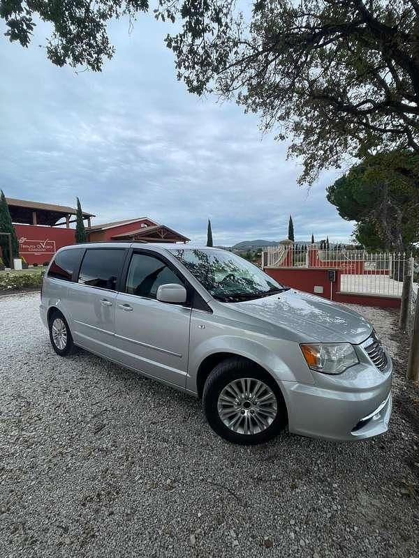 Usata Lancia Voyager Gold 163 CV (119 kW) 2012 Monovolume