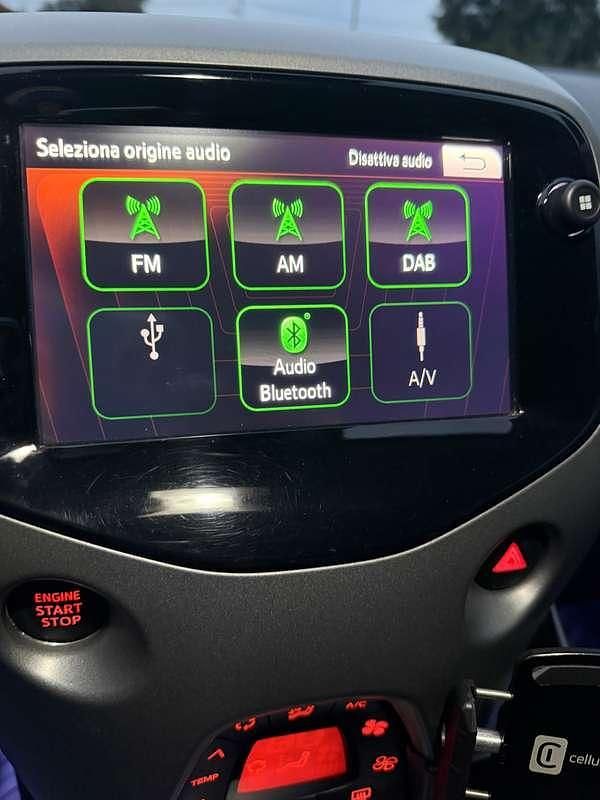 Usata Toyota Aygo X-play 72 CV (52 kW) 2020 Argento Utilitaria