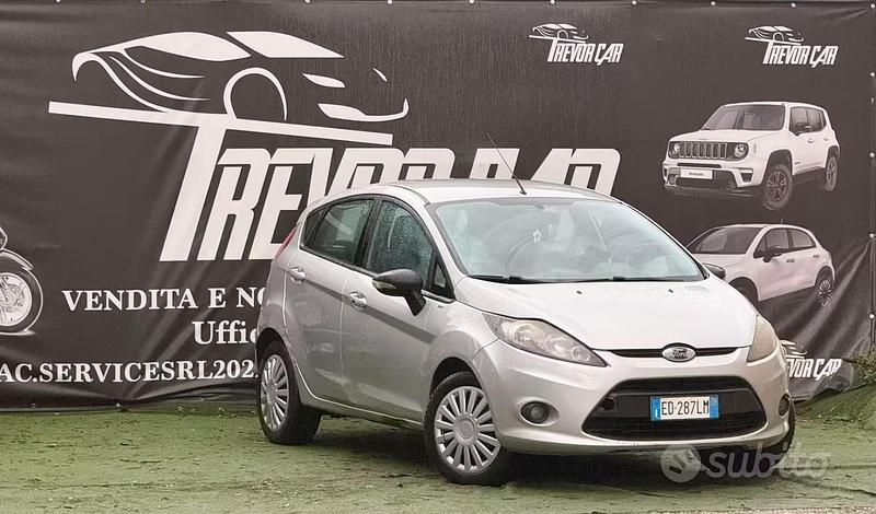 Usata Ford Fiesta Titanium 82 CV (60 kW) 2010 Grigio Utilitaria
