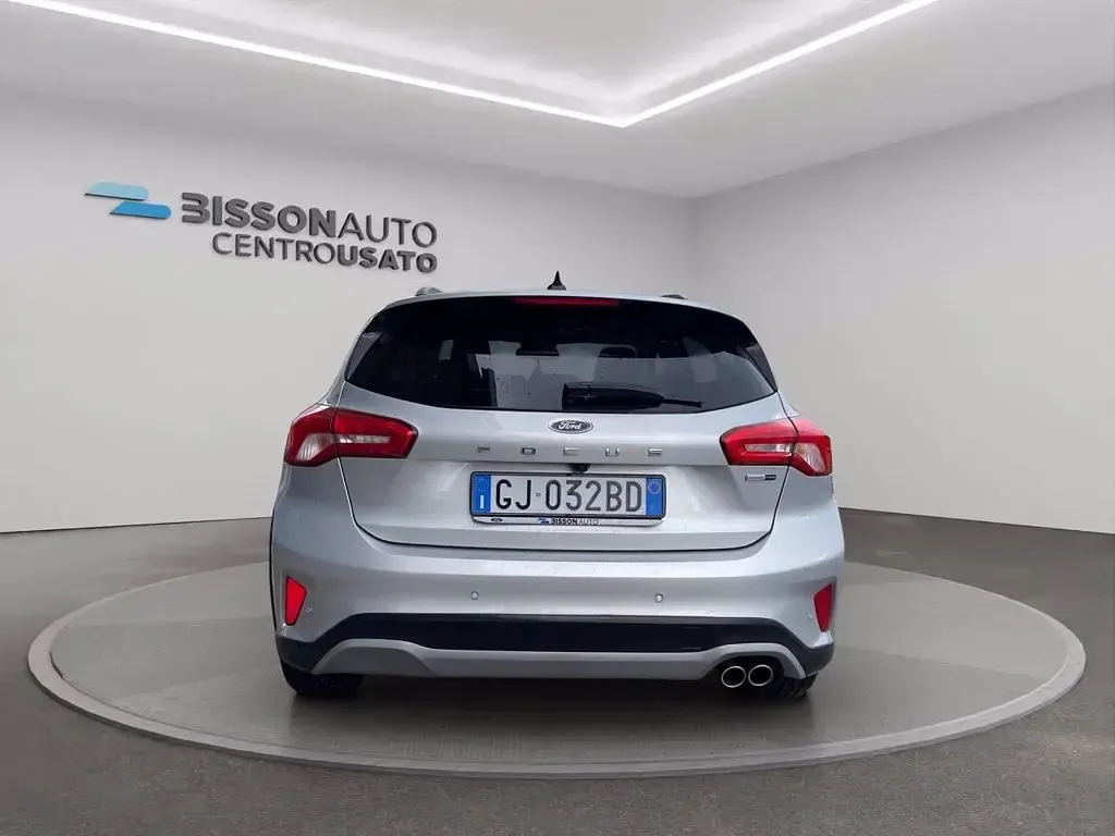 Usata Ford Focus Active 125 CV (91 kW) 2022 Argento Berlina