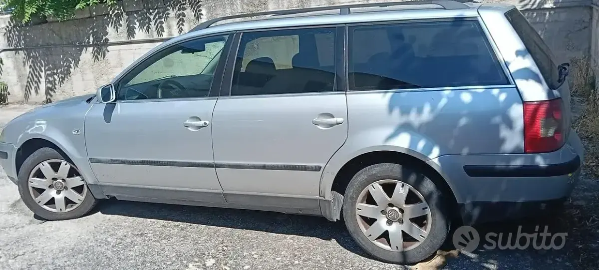 Usata VW Passat 130 CV (95 kW) 2001 Grigio Station wagon