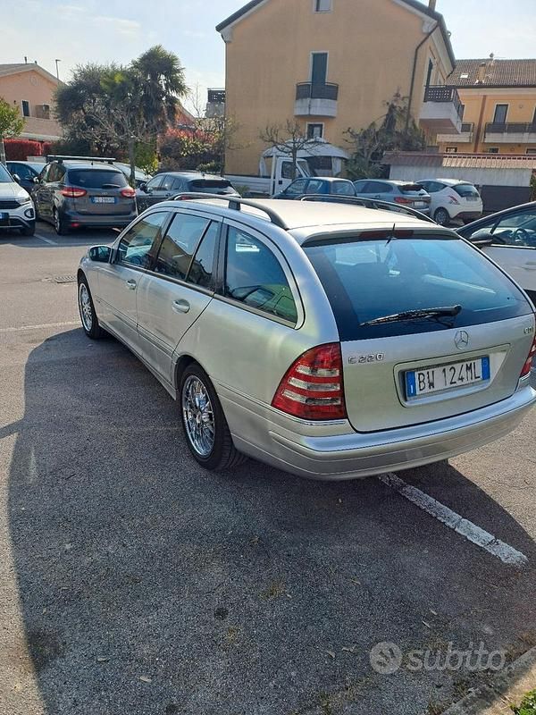 Usata Mercedes C220 Avantgarde 143 CV (105 kW) 2001 Grigio Station wagon