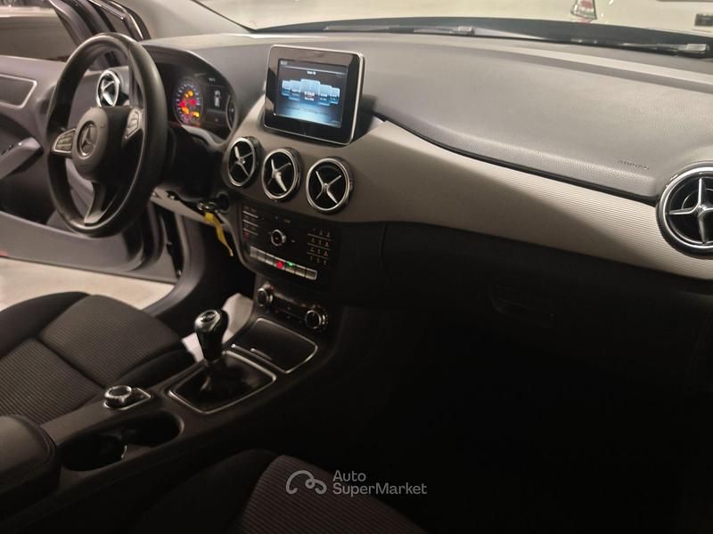Usata Mercedes B160 Business 90 CV (66 kW) 2017 Nero Utilitaria