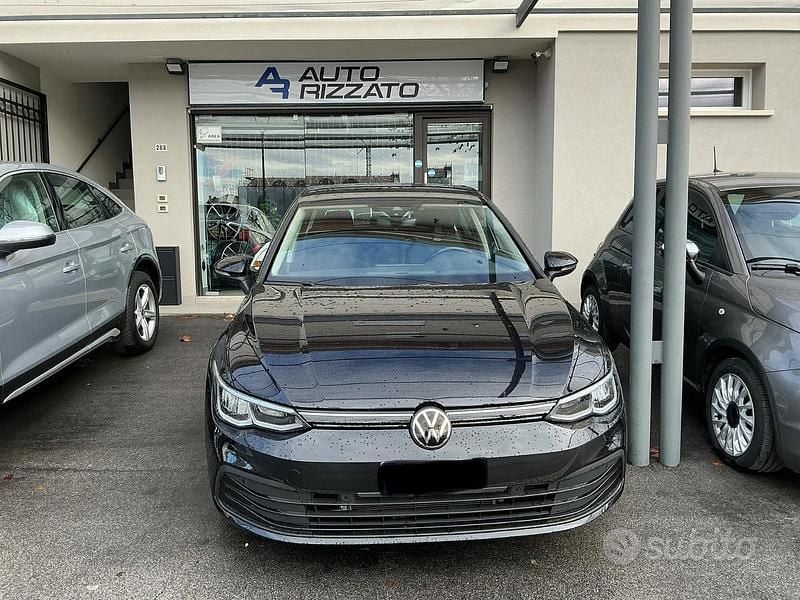 Usata VW Golf VIII Life 110 CV (80 kW) 2022 Nero Berlina