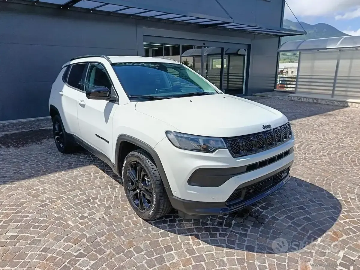 Usata Jeep Compass Night Eagle 131 CV (96 kW) 2023 Bianco SUV