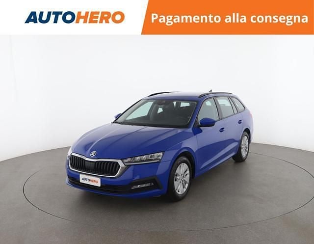 Blu Usata 2023 Skoda Octavia Executive Station wagon | 23.199 € (Buon prezzo) - Immagine 1/2