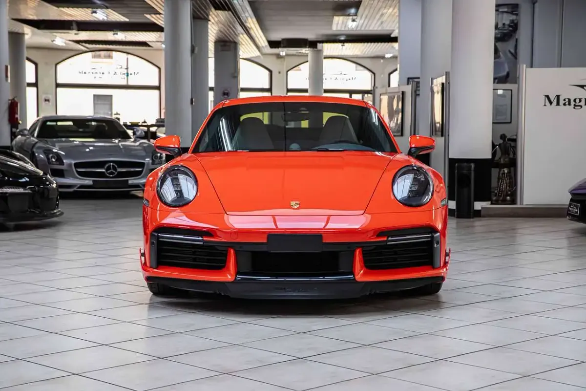 Usata Porsche 911 Turbo S 650 CV (478 kW) 2021 Orange fusion Coupé