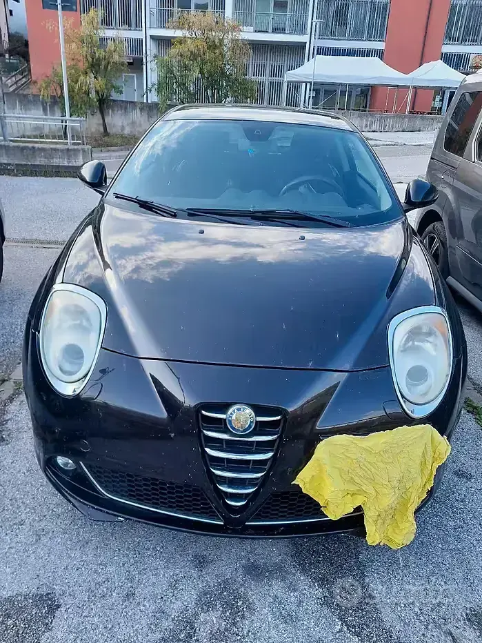 Usata Alfa Romeo MiTo 90 CV (66 kW) 2010 Marrone Utilitaria
