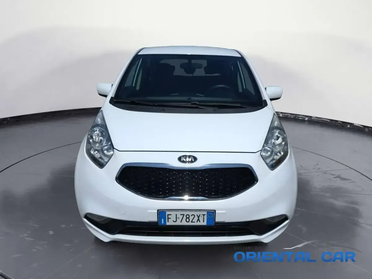 Usata Kia Venga Active 90 CV (66 kW) 2017 Bianco Utilitaria