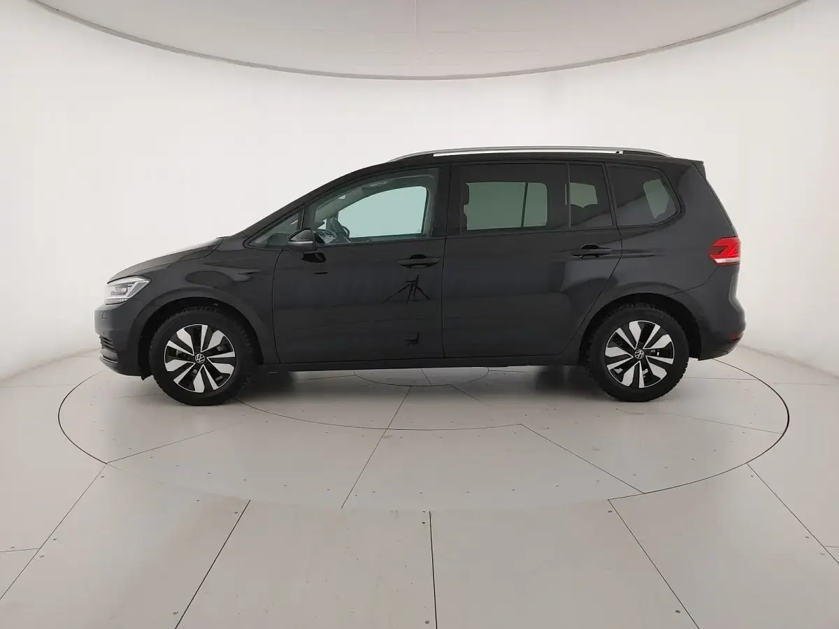 Gebraucht VW Touran Business 150 PS (110 kW) 2025 Schwarz Van / Kleinbus