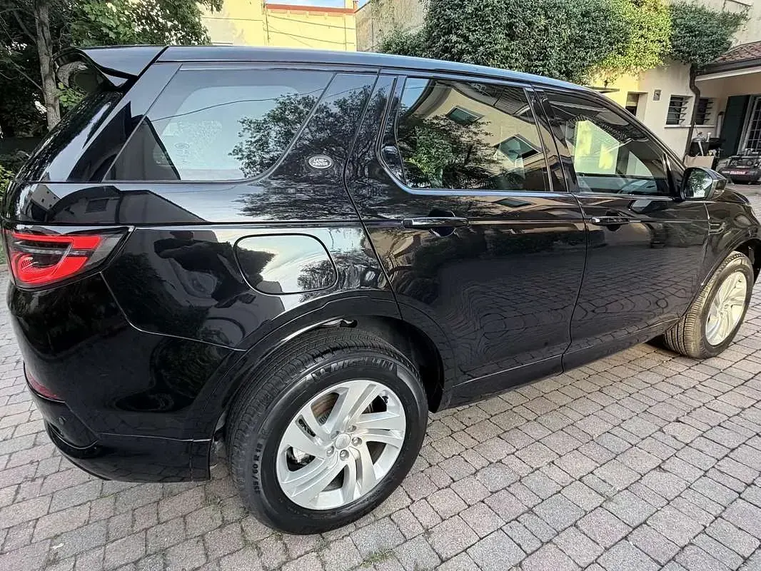 Usata Land Rover Discovery Sport R-Dynamic 163 CV (119 kW) 2022 Nero SUV
